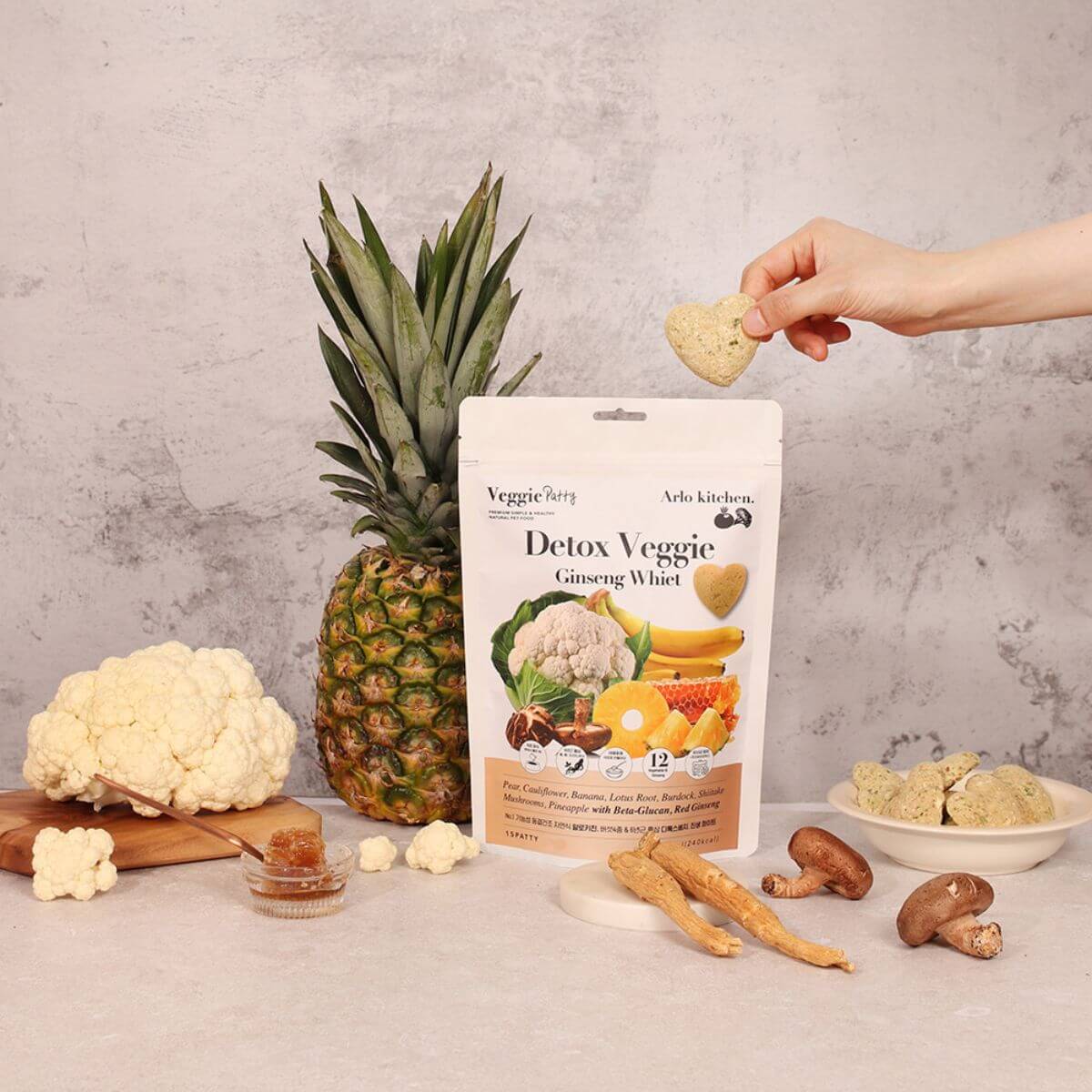 Arlo Kitchen Detox White Veggie Patties and its ingredients.