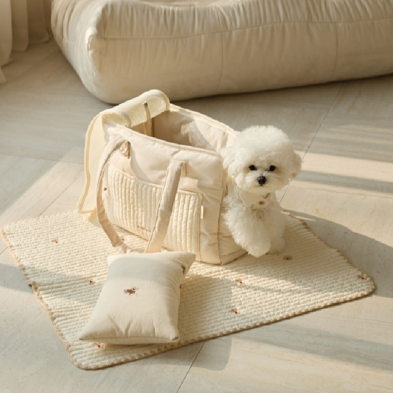 ba&ttang Quilted Pocket Pet Carrier