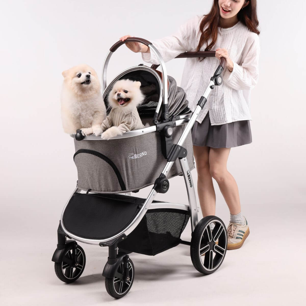 Bernd Pets Prime V2 with ISOFIX Glacier Grey against a white background.