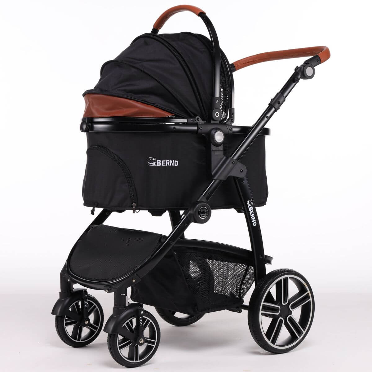 Bernd Pets Prime V2 with ISOFIX Raven Black against a white background.