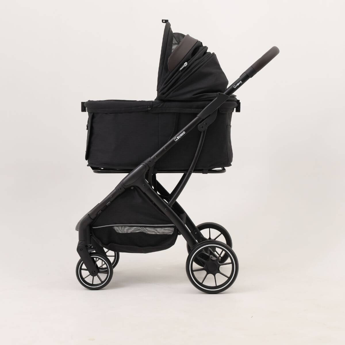 Bernd Pets Autofold Groove Pet Stroller in Onyx Black against a white background.