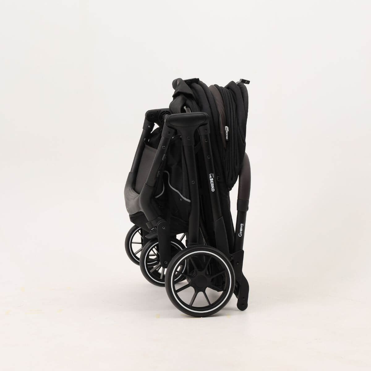 Bernd Pets Autofold Groove Pet Stroller in Onyx Black against a white background.