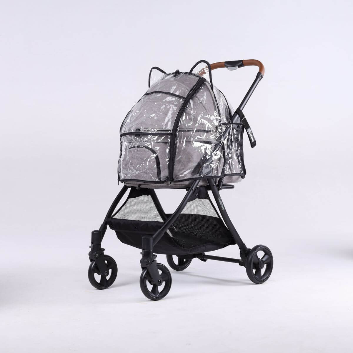 Bernd Pets Autofold Lina in Manatee Grey against a white background with a rain cover.
