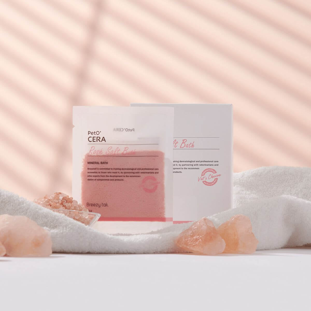 PetO'CERA Spa Rose Salt Bath on a towel.