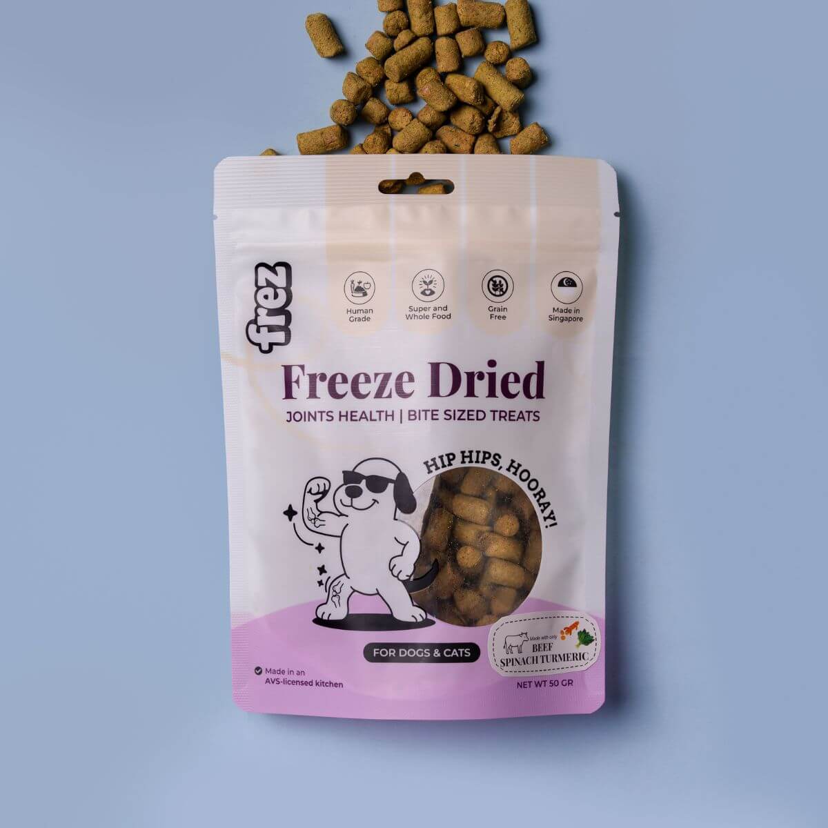 Frez Joints Health Freeze Dried Beef with Spinach & Turmeric Treats against a blue background.