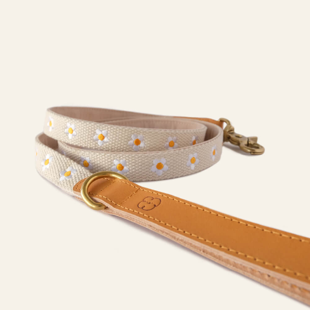 Som Studio Daisy Leash | Beige