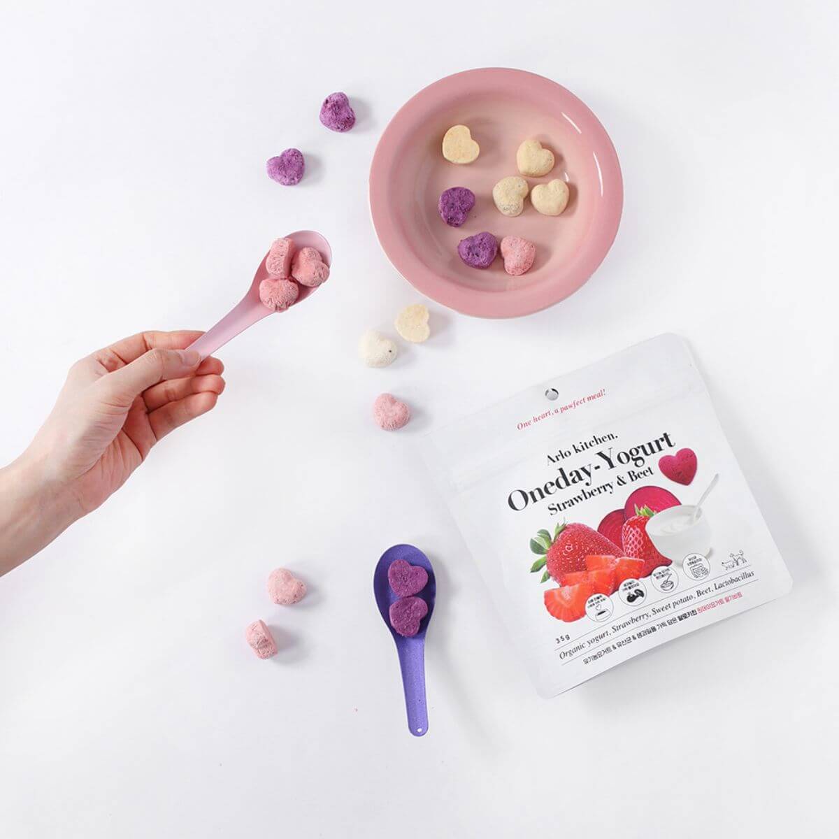Arlo Kitchen Oneday Yogurt Strawberry and Beet against a white background.