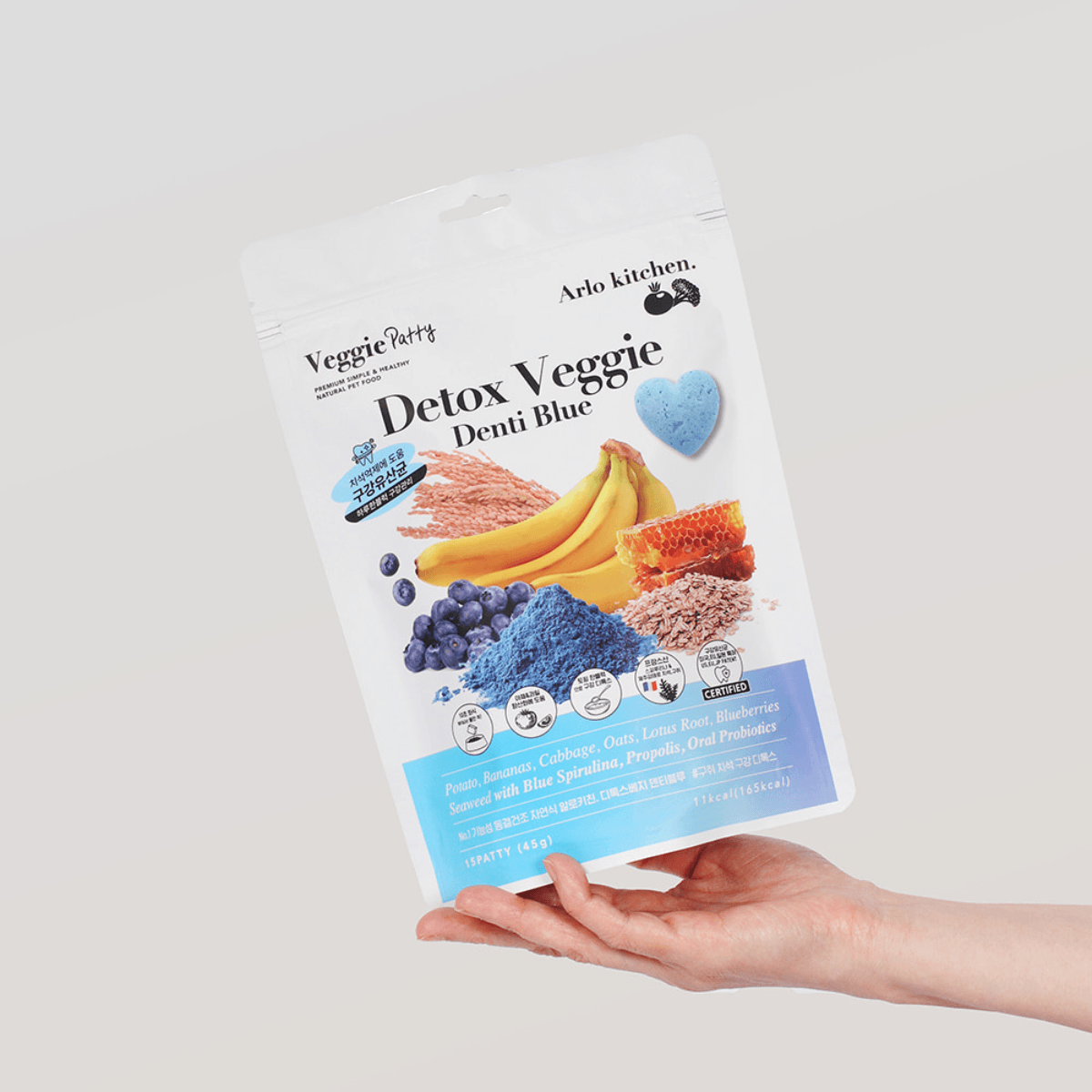 Arlo Kitchen Veggie Detox Denti Blue against a beige background.