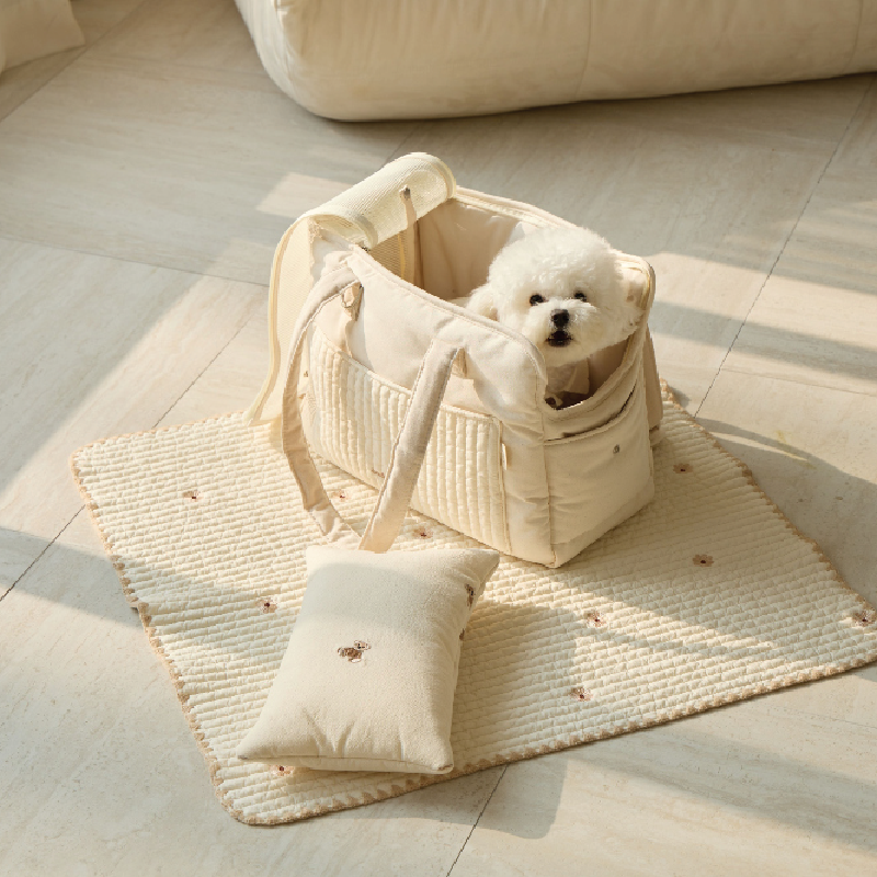 ba&ttang Quilted Pocket Pet Carrier