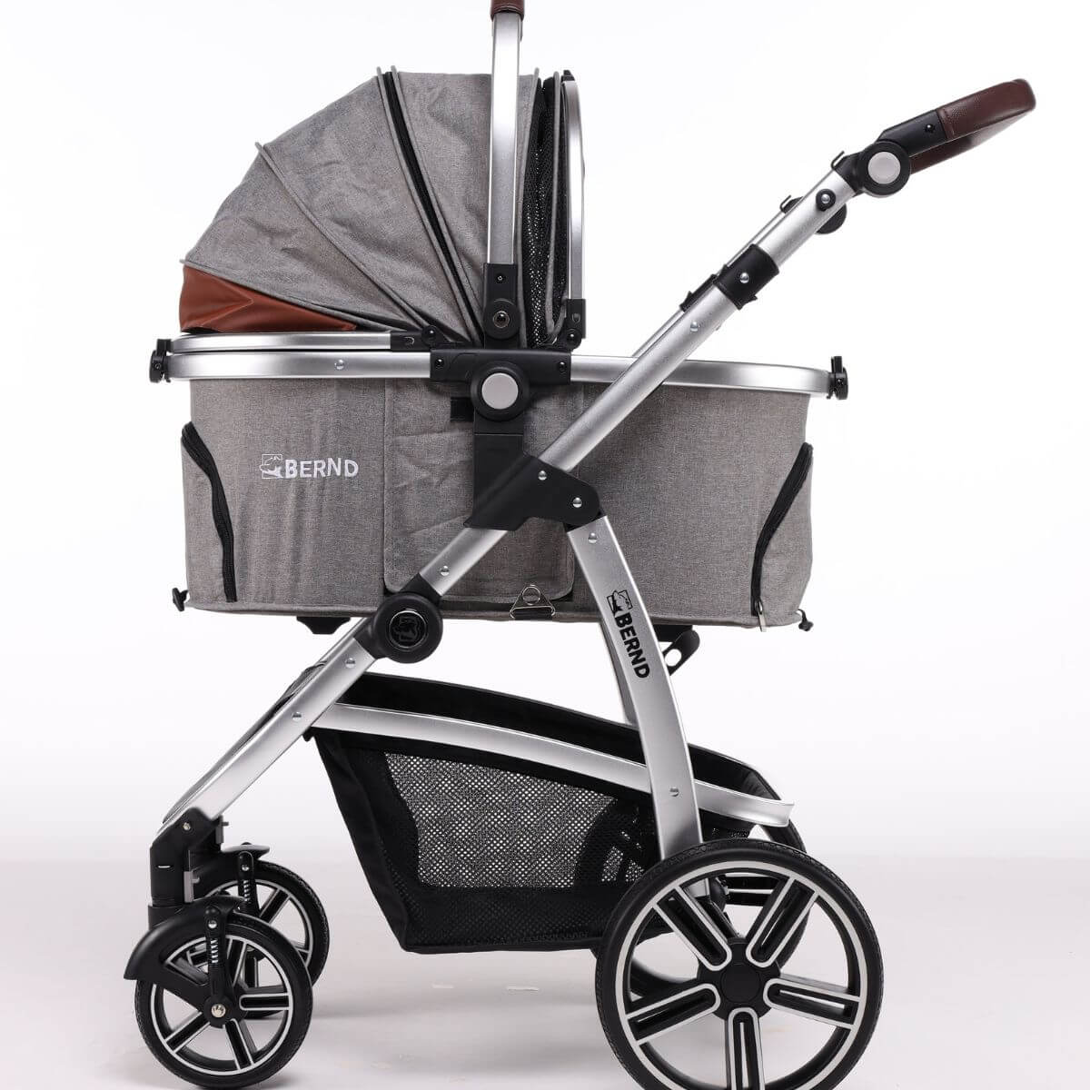 Bernd Pets Prime V2 with ISOFIX Glacier Grey against a white background.