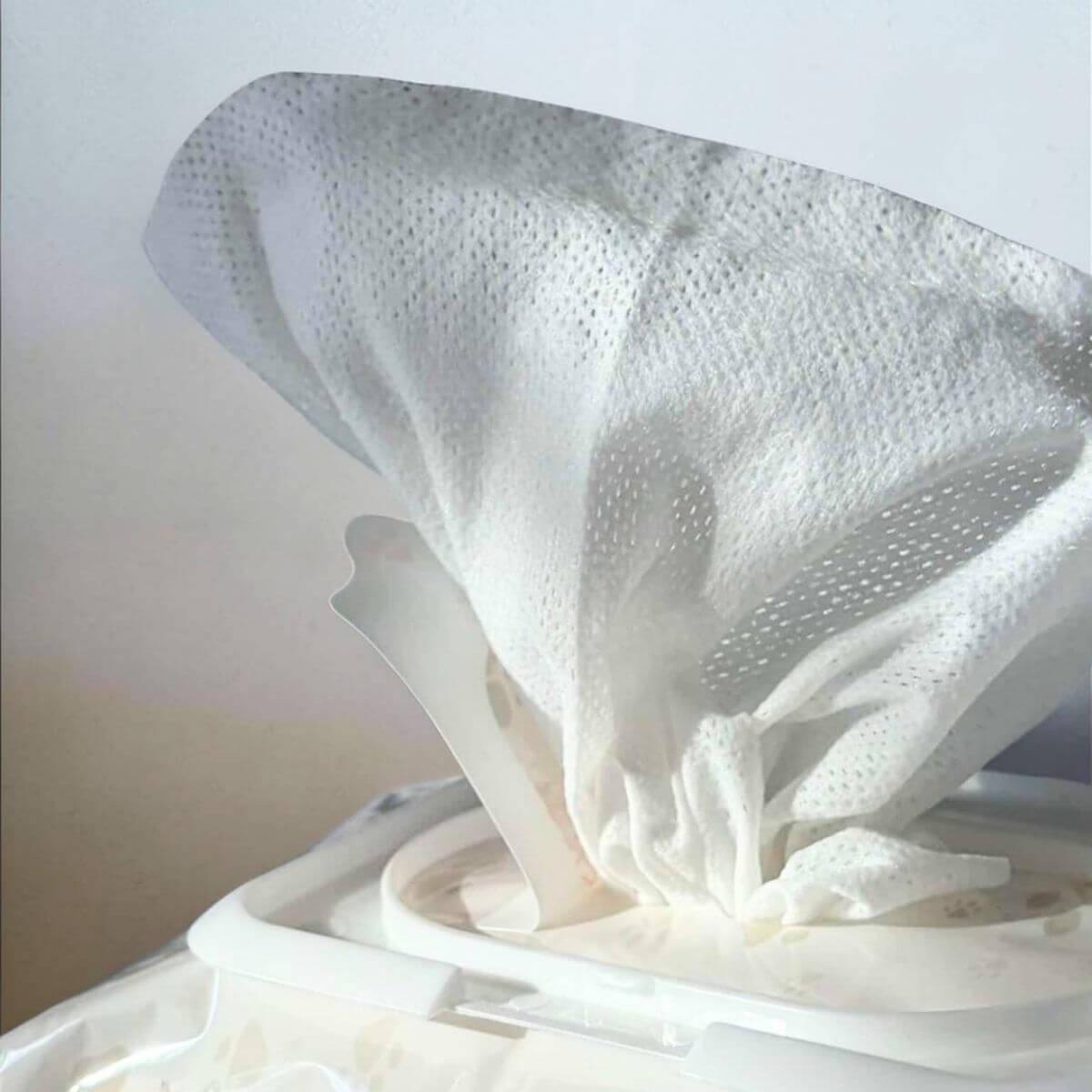 G-Natural wipes texture.